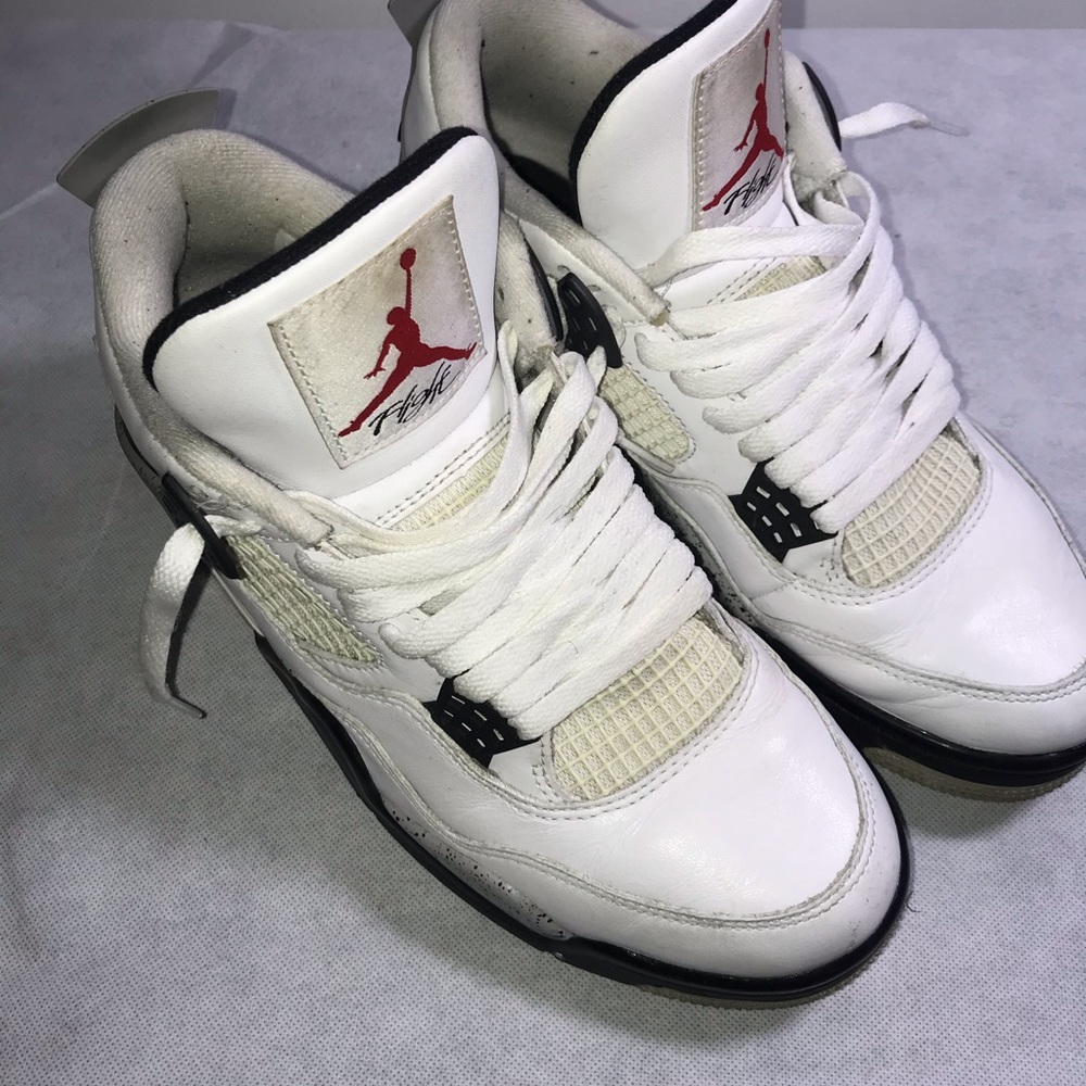 Air Jordan 4 White Cement size 9